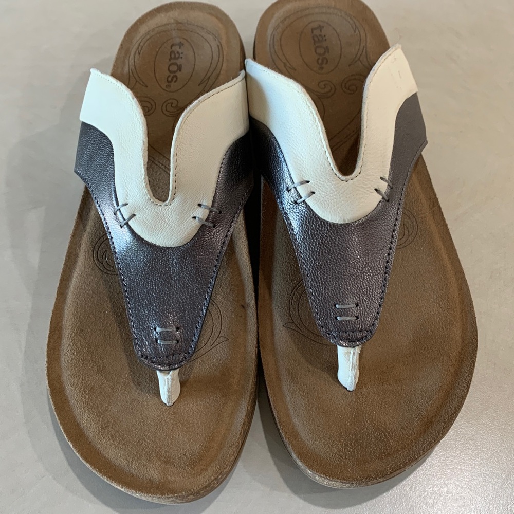Taos Footwear Cream and Silvery Gray Sandals, size 7-7.5